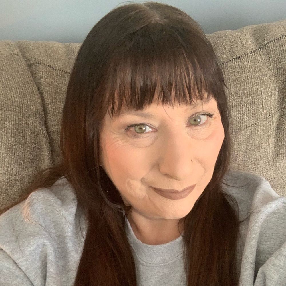 Meet your Posher, Lori